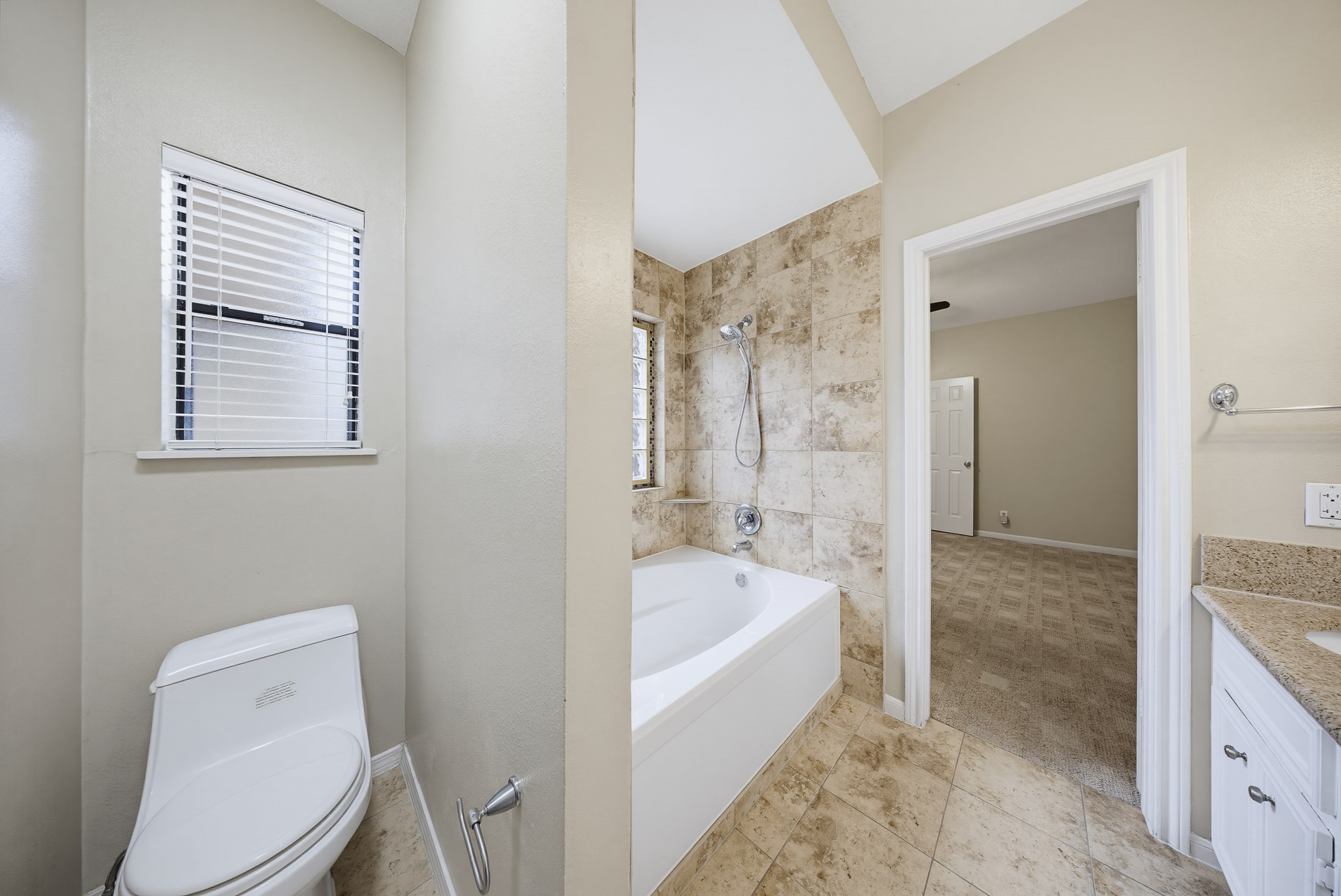 727 Bunker Hill Road, Unit 34 Houston, TX 77024 - Photo 23 of 38 Make the best of your mornings in this eye-catching ensuite bathroom.