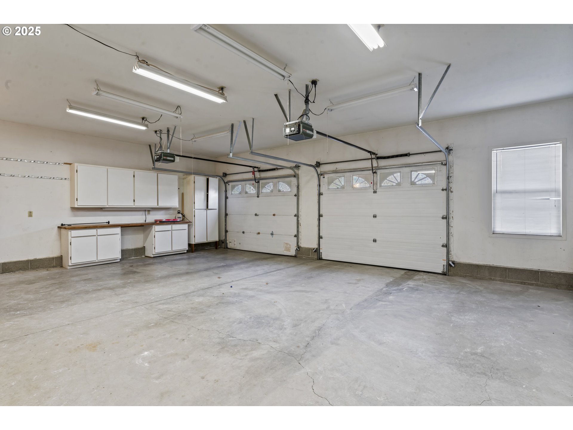 47520 Perkins Street Oakridge, OR 97463 - Photo 32 of 44 a view of a garage