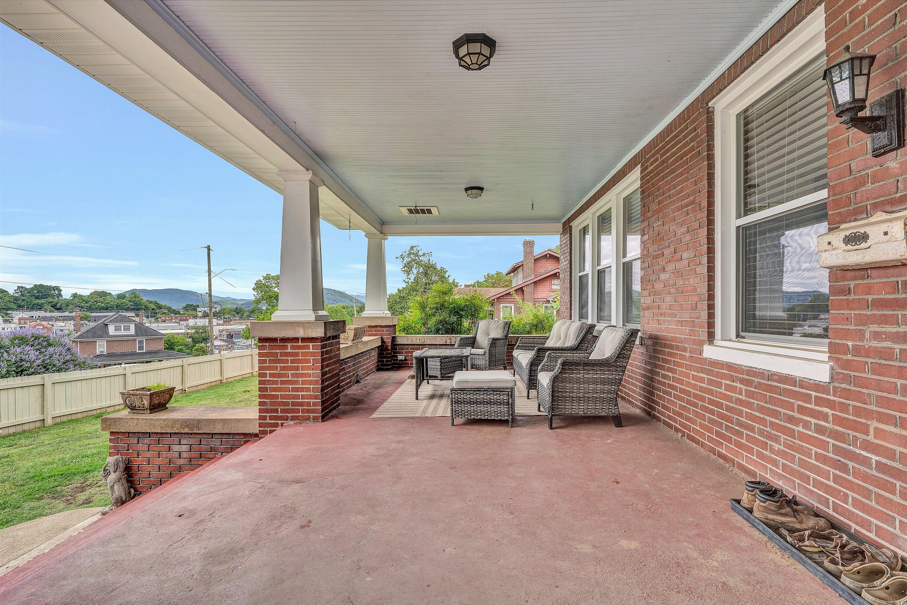 323 North Maple Street Vinton, VA 24179 - Photo 7 of 43 07-DSC06646