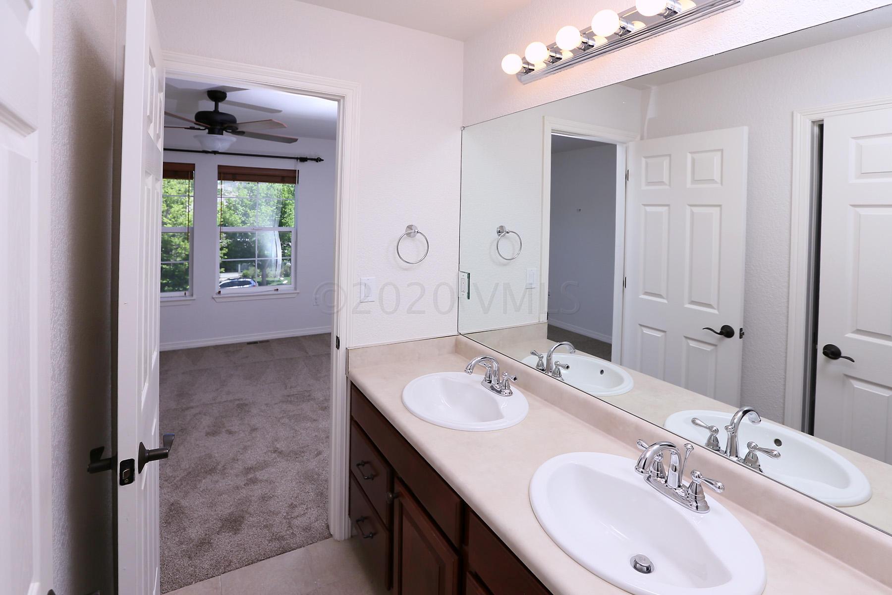 928 Sylvan Lake Road Eagle, CO 81631 - Photo 16 of 27 928_sylvan_lake_bath_3