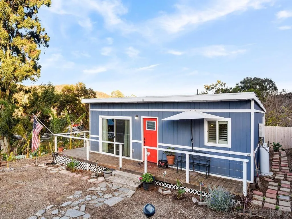 12487 Campo Road Spring Valley, CA 91978 - Photo 3 of 6 Gallery Image 3