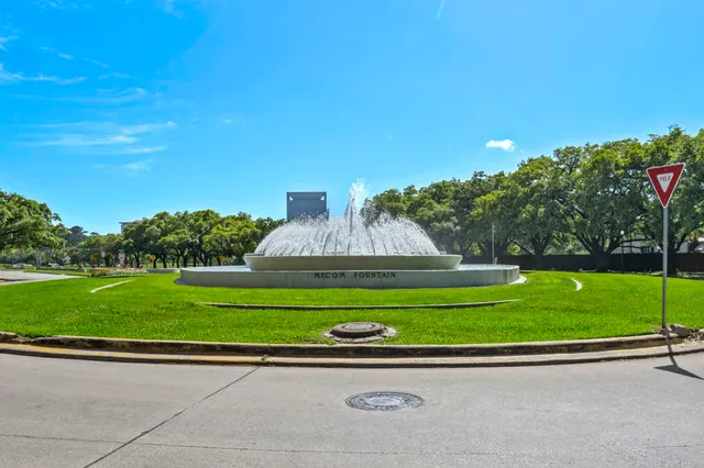 $1,650,000 | 2370 Bolsover Street, Houston, TX 77005