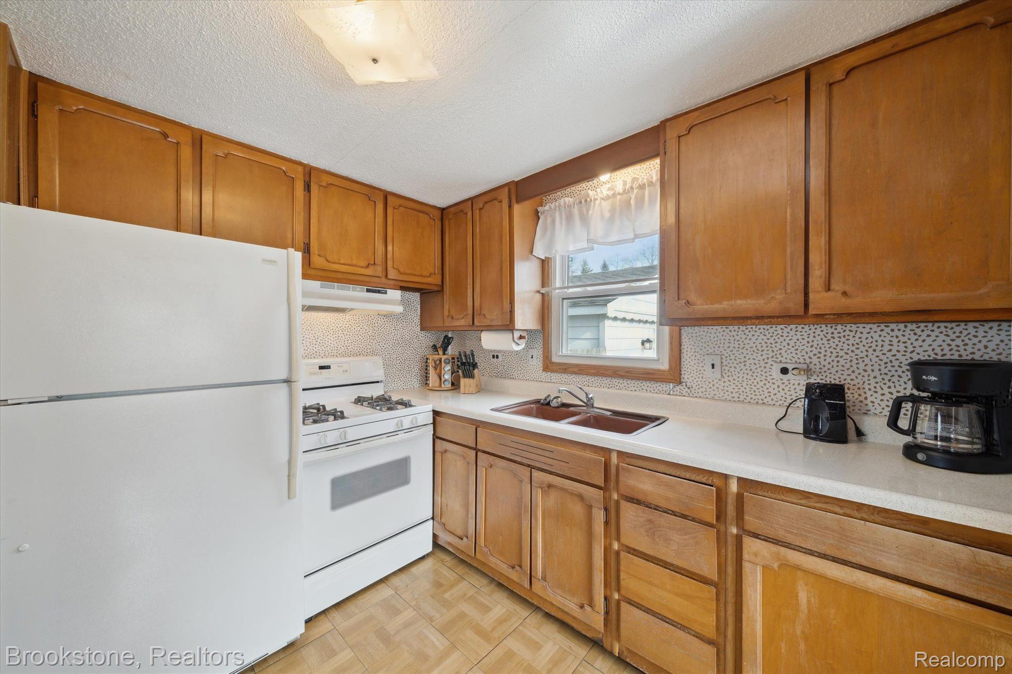 1479 Morley Avenue Rochester, MI 48307 - Photo 11 of 31 Gallery Image 11