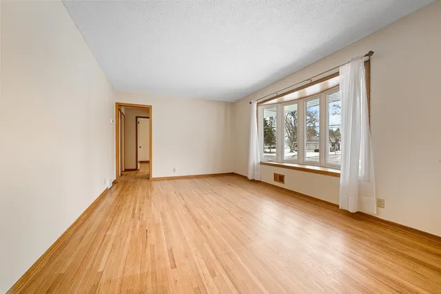 $2,850 | 7201 Kentucky Avenue North, Brooklyn Park, MN 55428