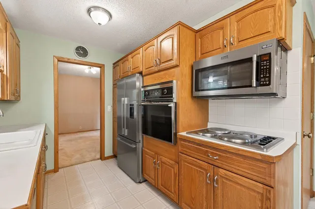 $2,850 | 7201 Kentucky Avenue North, Brooklyn Park, MN 55428