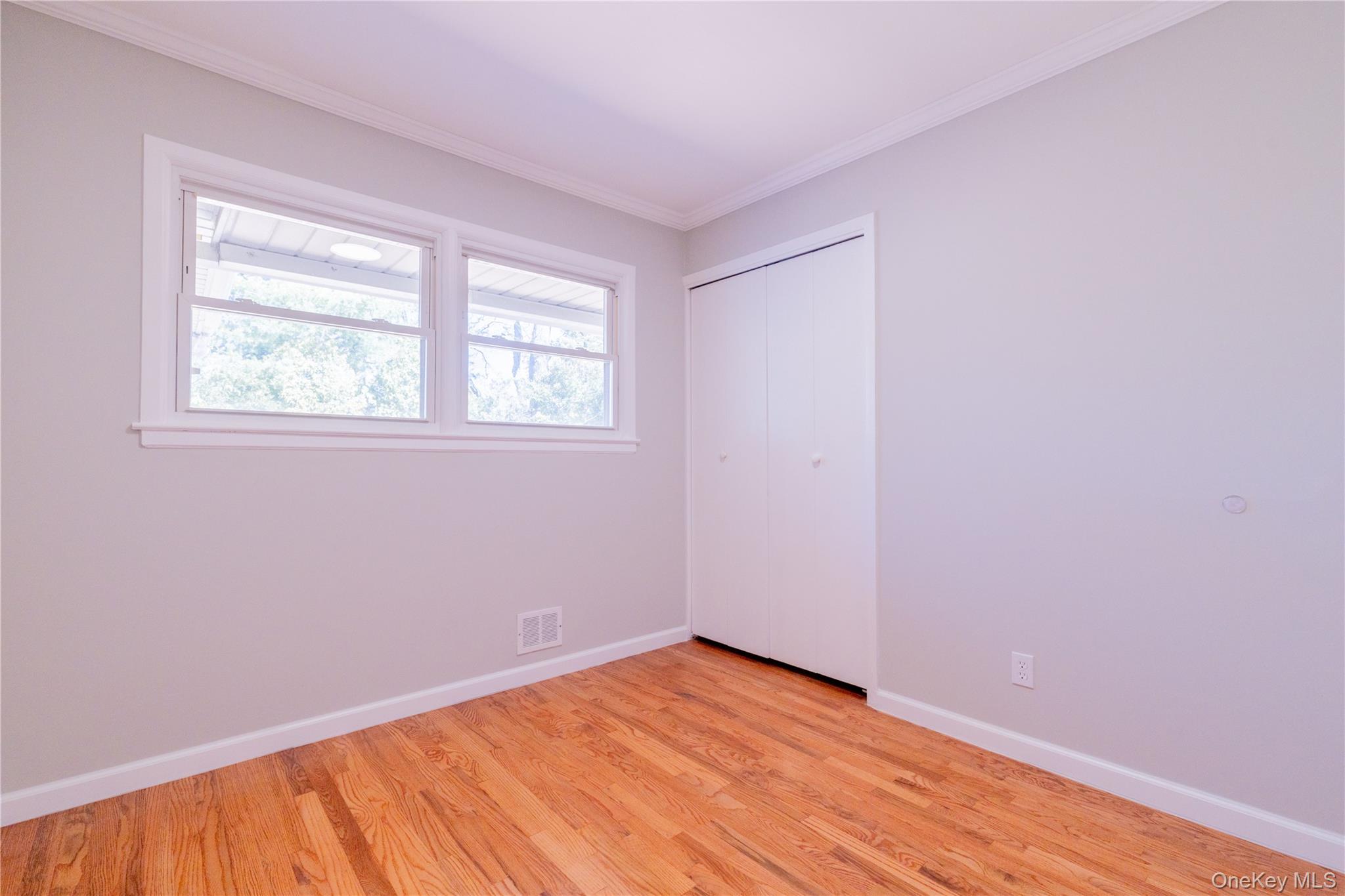 131 Ira Road Syosset, NY 11791 - Photo 11 of 22