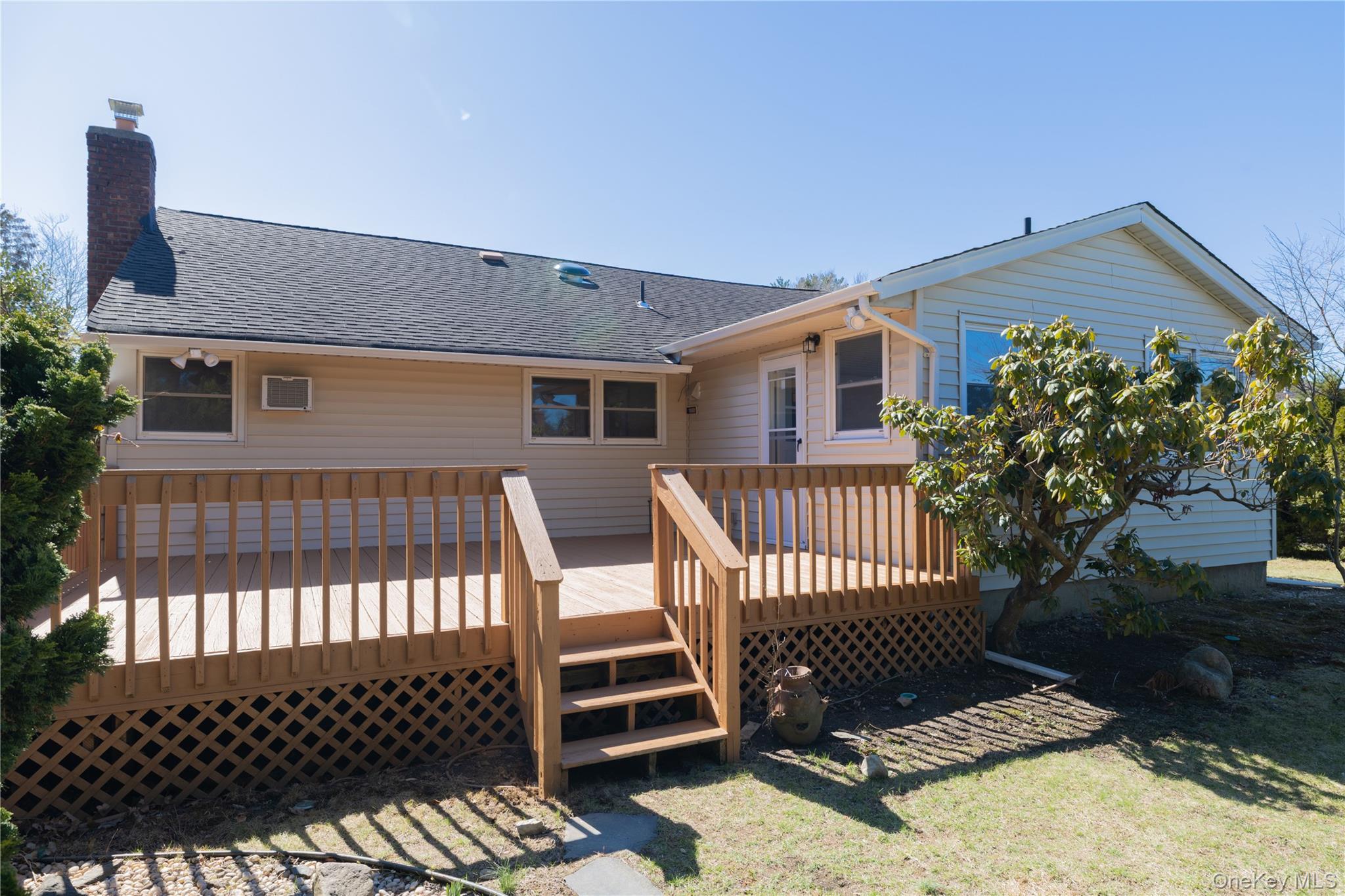 131 Ira Road Syosset, NY 11791 - Photo 21 of 22