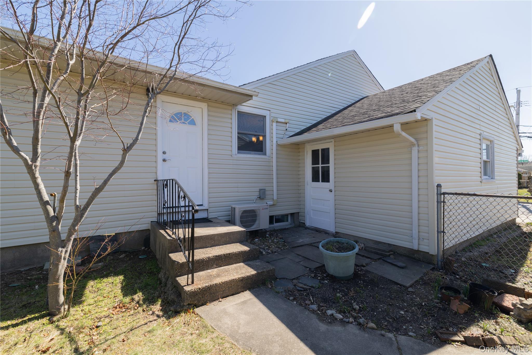 131 Ira Road Syosset, NY 11791 - Photo 22 of 22