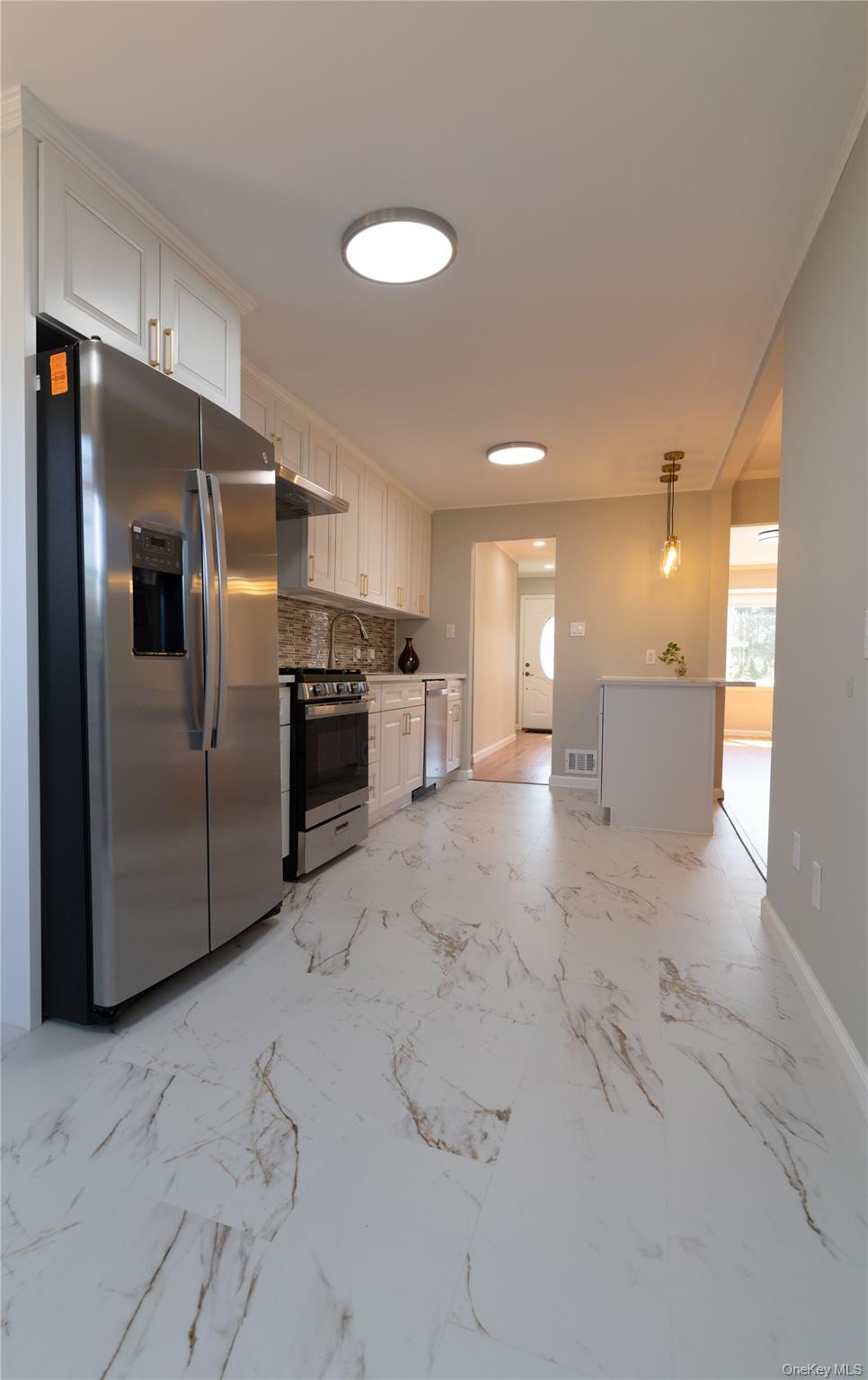 131 Ira Road Syosset, NY 11791 - Photo 8 of 22