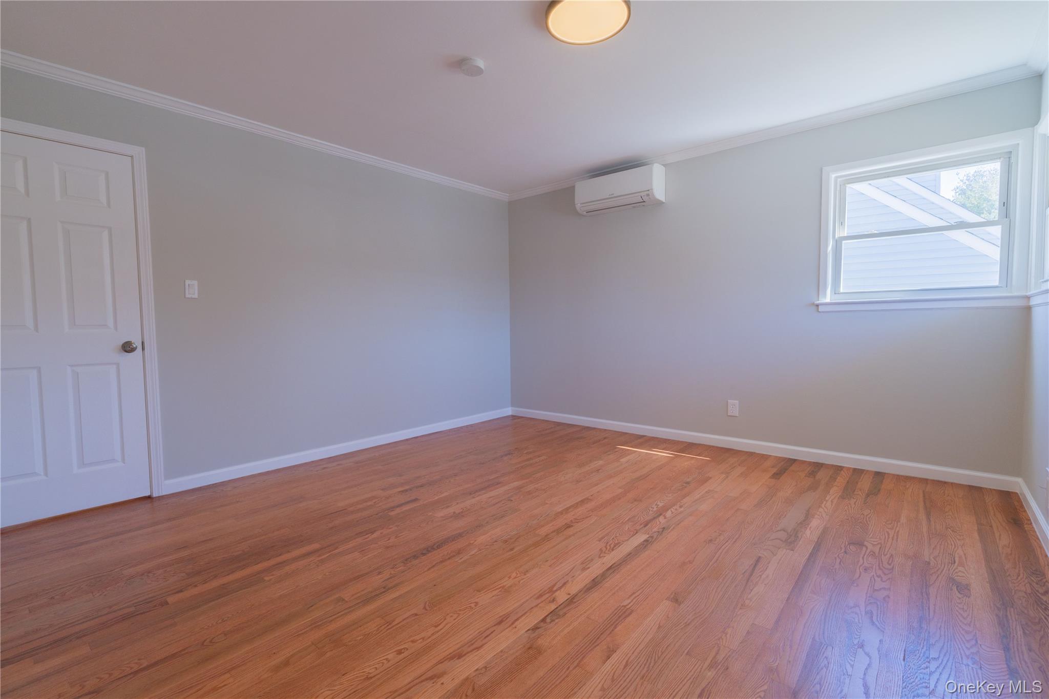 131 Ira Road Syosset, NY 11791 - Photo 9 of 22