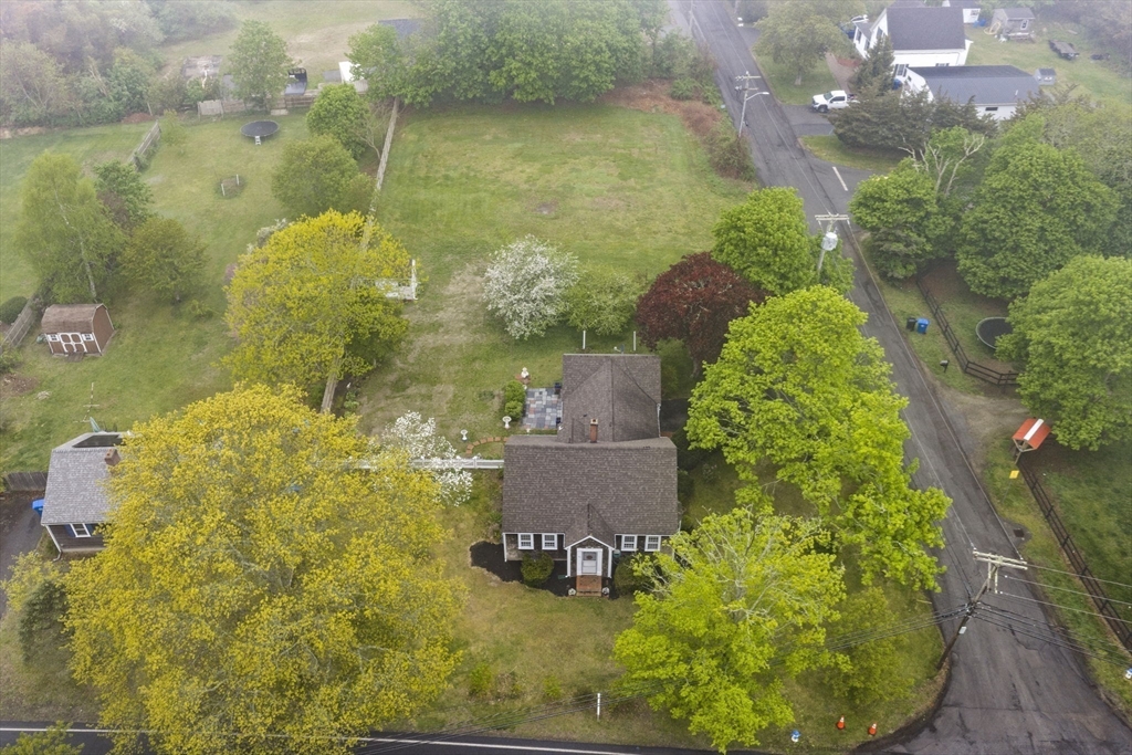 42 Old Barnstable Road Falmouth, MA 02536 - Photo 2 of 40