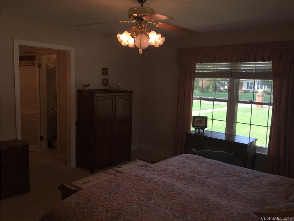 759 Lansdowne Road Charlotte, NC 28270 - Photo 11 of 27 Gallery Image 11