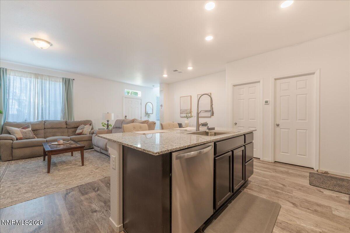 9865 Coastal Fog Drive Reno, NV 89506 - Photo 11 of 28 12-Kitchen 6