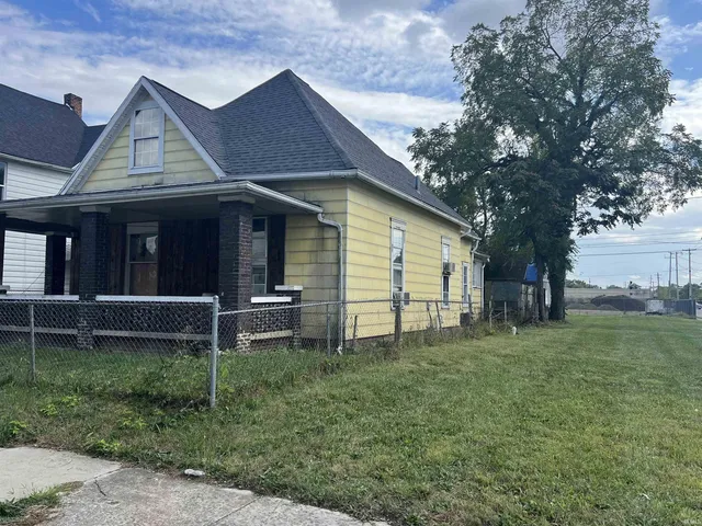 $69,500 | 925 West Powers Street, Muncie, IN 47305