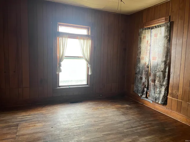 $69,500 | 925 West Powers Street, Muncie, IN 47305