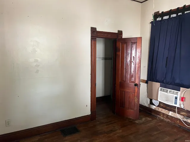 $69,500 | 925 West Powers Street, Muncie, IN 47305