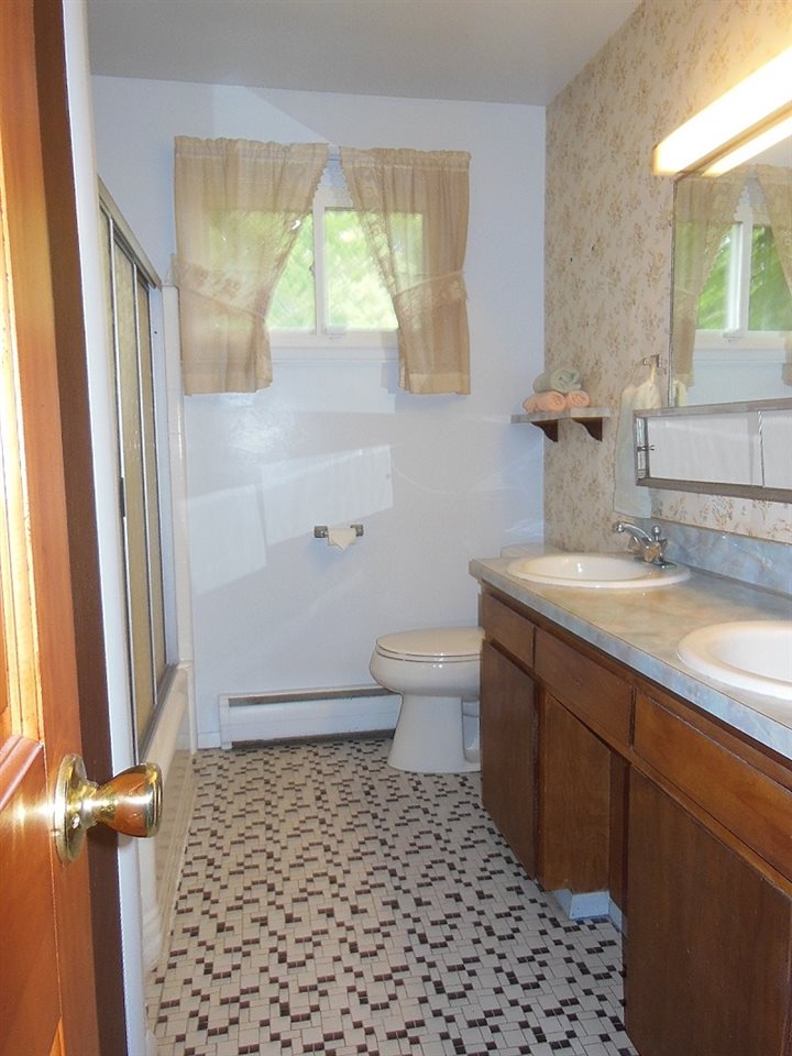 5063 Calkins Road Flint, MI 48532 - Photo 18 of 33 50022155-17.JPG
