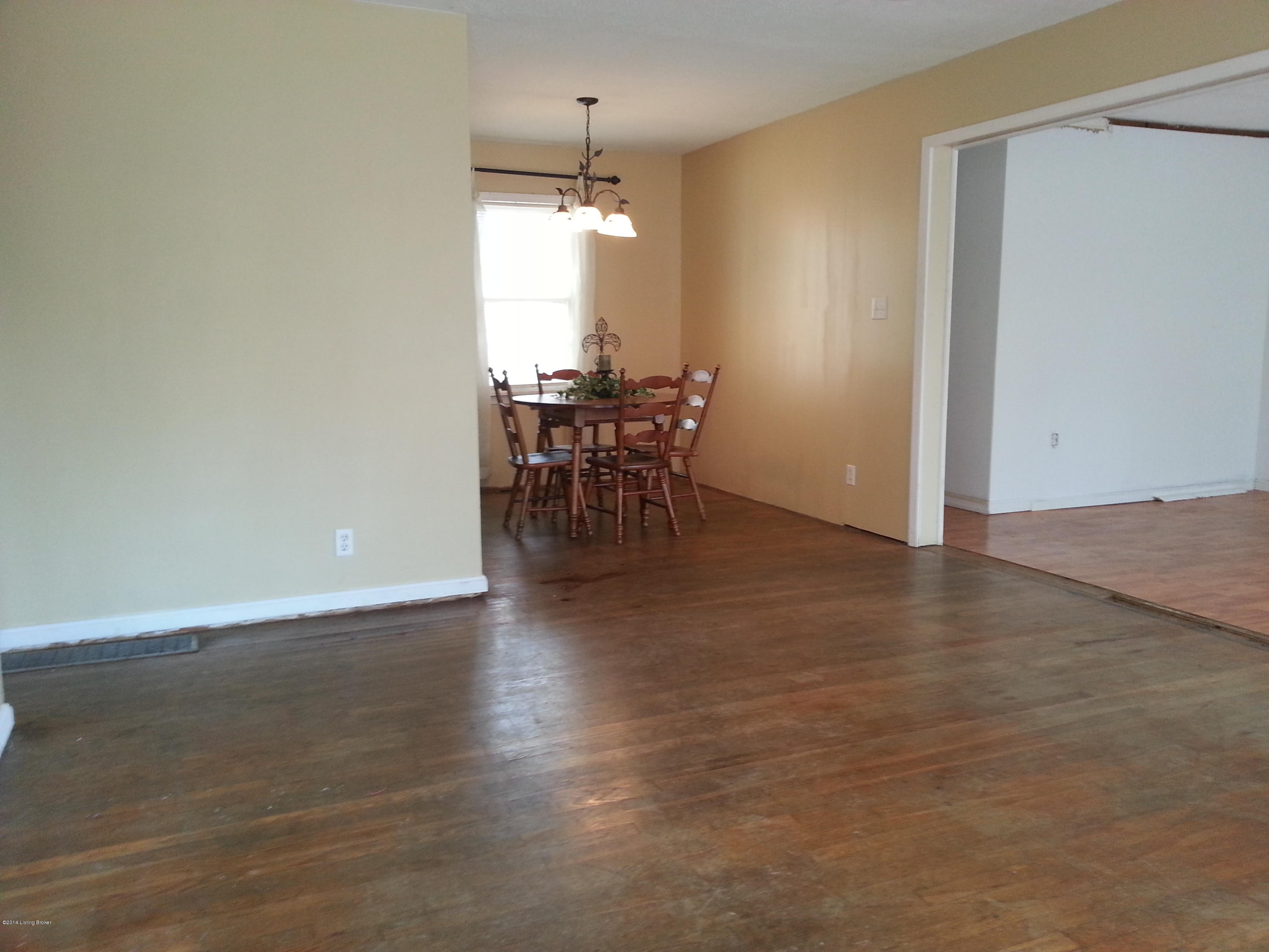 1207 Gallant Fox Run Road Lyndon, KY 40242 - Photo 2 of 22 Great room - view upon entering home