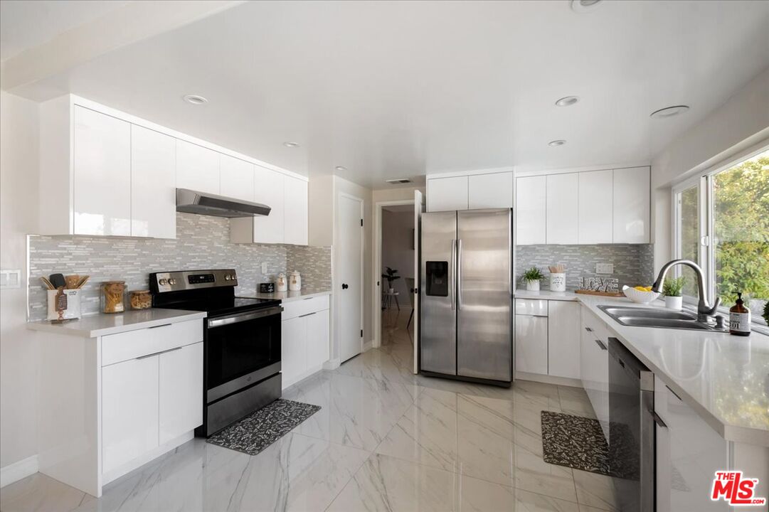 21327 Chirping Sparrow Road Diamond Bar, CA 91765 - Photo 12 of 38 Gallery Image 12