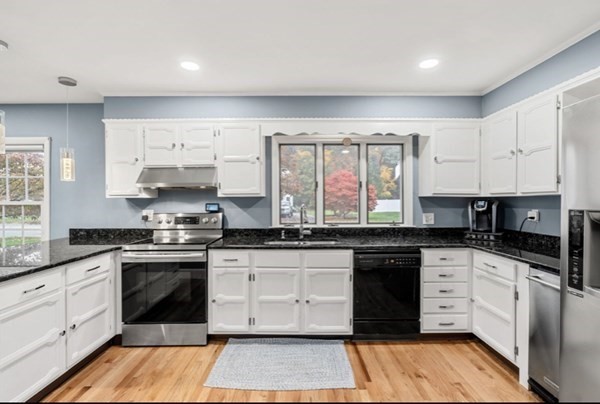 36 Ferry Road Salisbury, MA 01952 - Photo 3 of 24