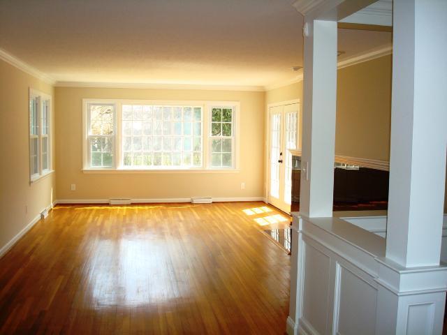3068 Edgefield Road Columbus, OH 43221 - Photo 2 of 18