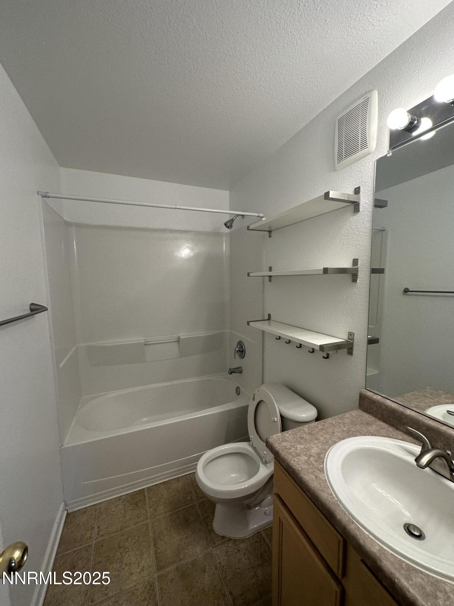 200 Talus Way, Unit 234 Reno, NV 89503 - Photo 7 of 23 IMG_5402