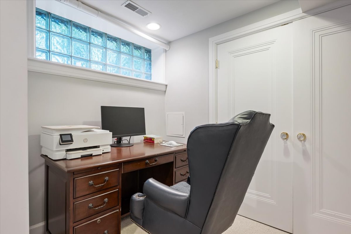700 Kent Road Kenilworth, IL 60043 - Photo 21 of 26 Gallery Image 21