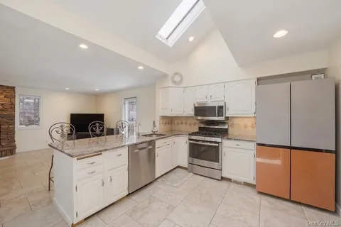 $900,000 | 29 Montrose Road, Yonkers, NY 10710