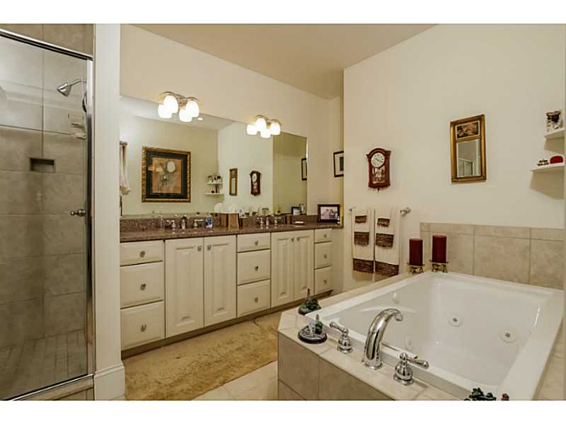 8 Kettle Cl, Unit 8 Westerly, RI 02891 - Photo 13 of 25 Master Bath/Spa.