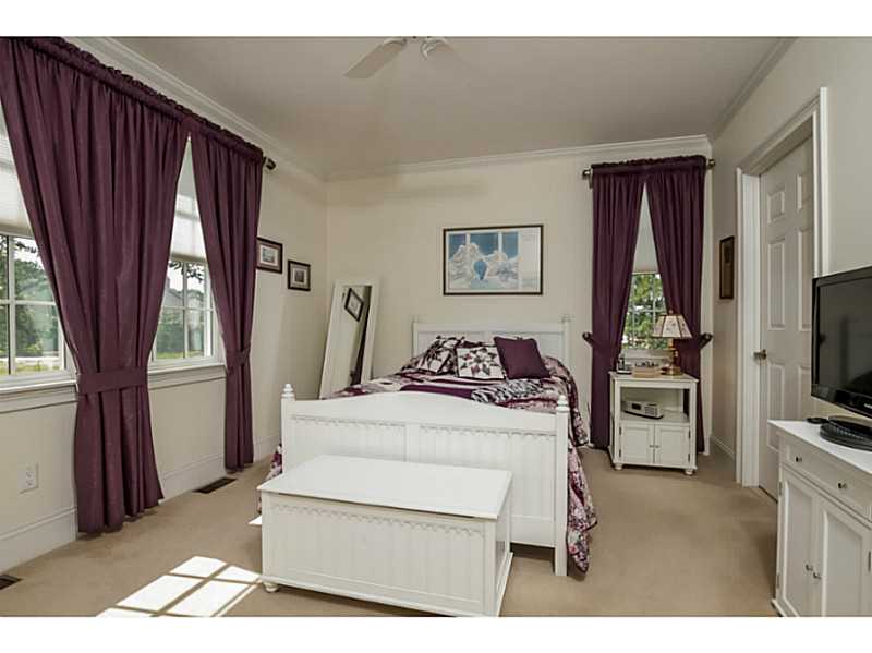 8 Kettle Cl, Unit 8 Westerly, RI 02891 - Photo 14 of 25 Bedroom.