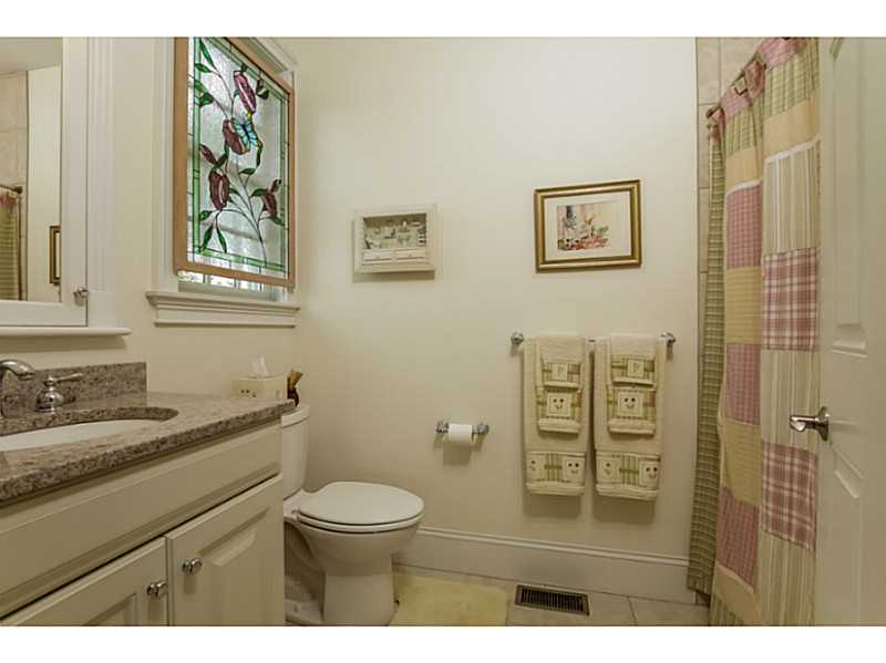 8 Kettle Cl, Unit 8 Westerly, RI 02891 - Photo 15 of 25 Bathroom.