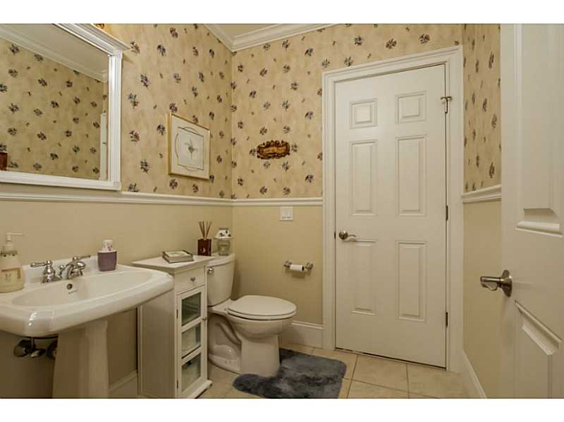 8 Kettle Cl, Unit 8 Westerly, RI 02891 - Photo 16 of 25 Bathroom.
