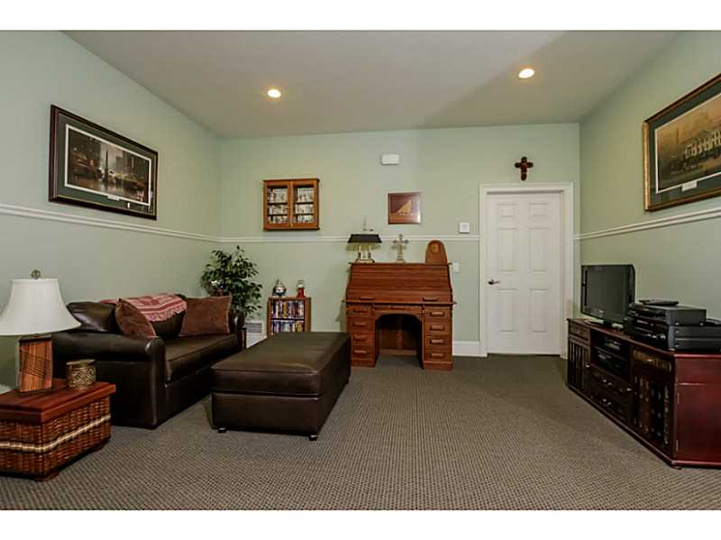 8 Kettle Cl, Unit 8 Westerly, RI 02891 - Photo 22 of 25 Studio/Study/Office.