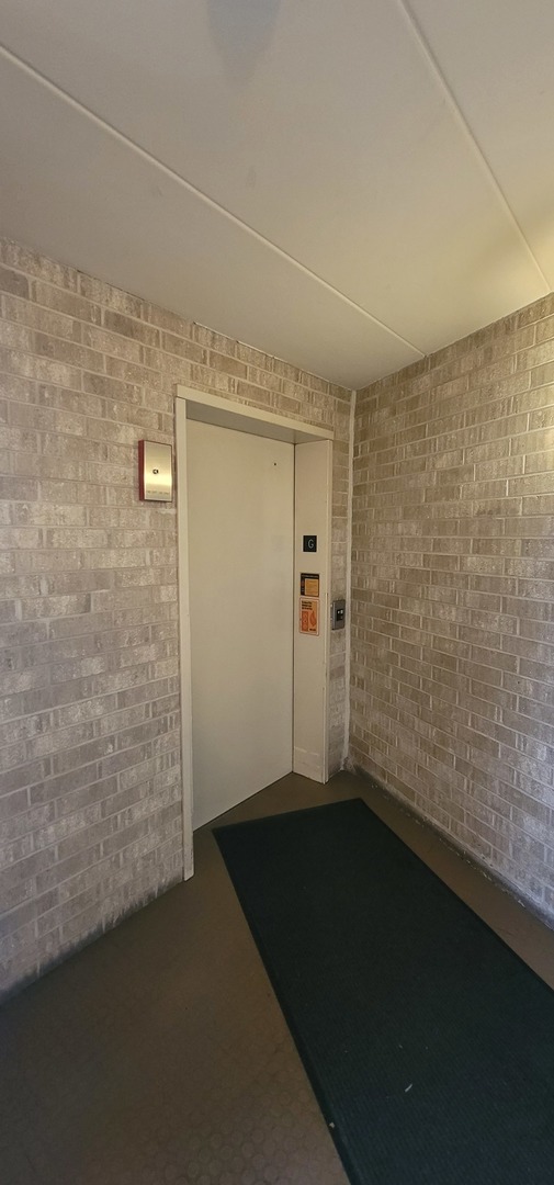 4530 West 93rd Street, Unit 2B Oak Lawn, IL 60453 - Photo 22 of 22 a view of a small space