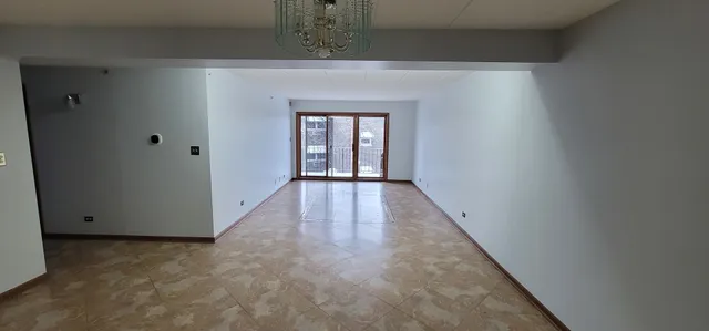 $254,900 | 4530 West 93rd Street, Unit 2B, Oak Lawn, IL 60453