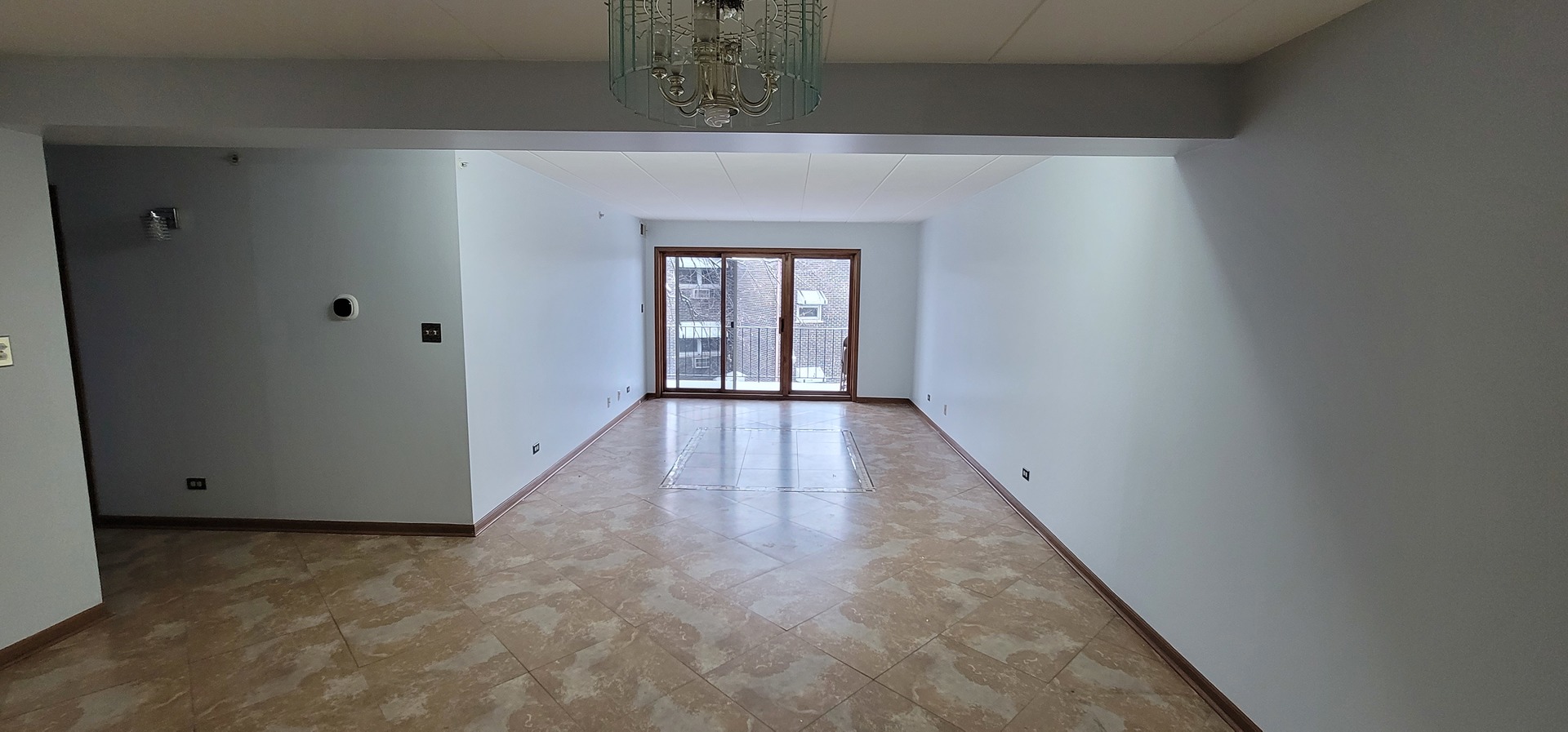 4530 West 93rd Street, Unit 2B Oak Lawn, IL 60453 - Photo 3 of 22 a view of a hallway