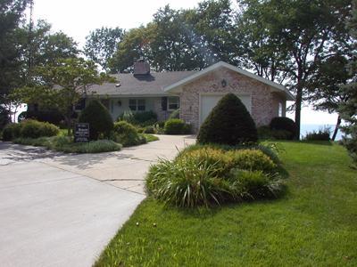 2238 Old Lakeshore Road St. Joseph, MI 49085 - Photo 1 of 13 Primary Photo