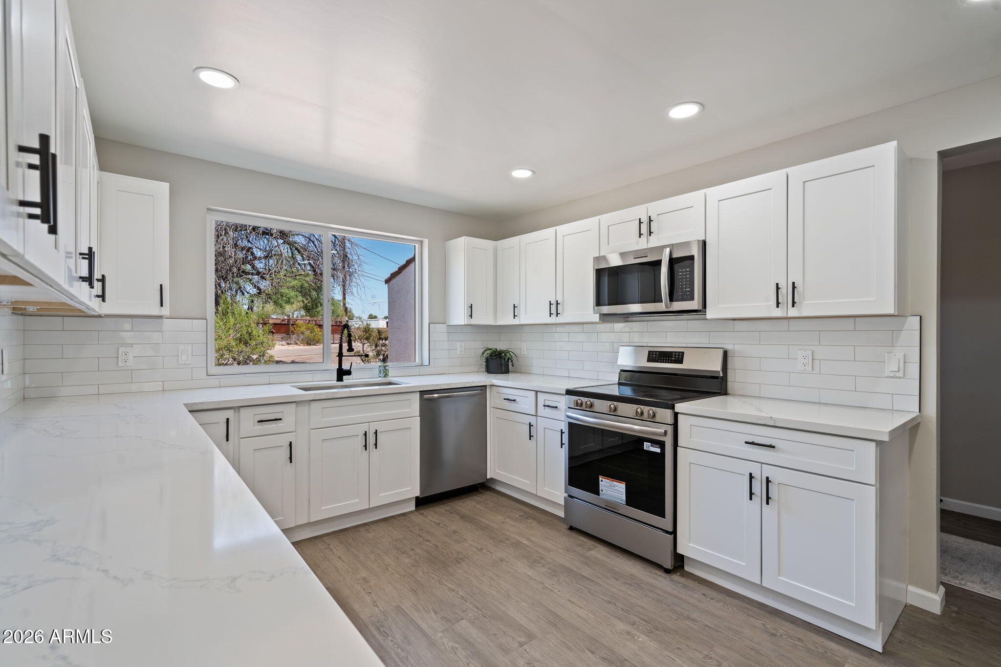 211 East Campo Desierto Road Tempe, AZ 85288 - Photo 10 of 26