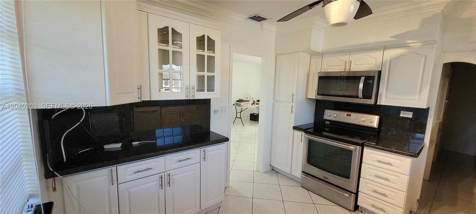 5200 Southwest 89th Place Miami, FL 33165 - Photo 7 of 25