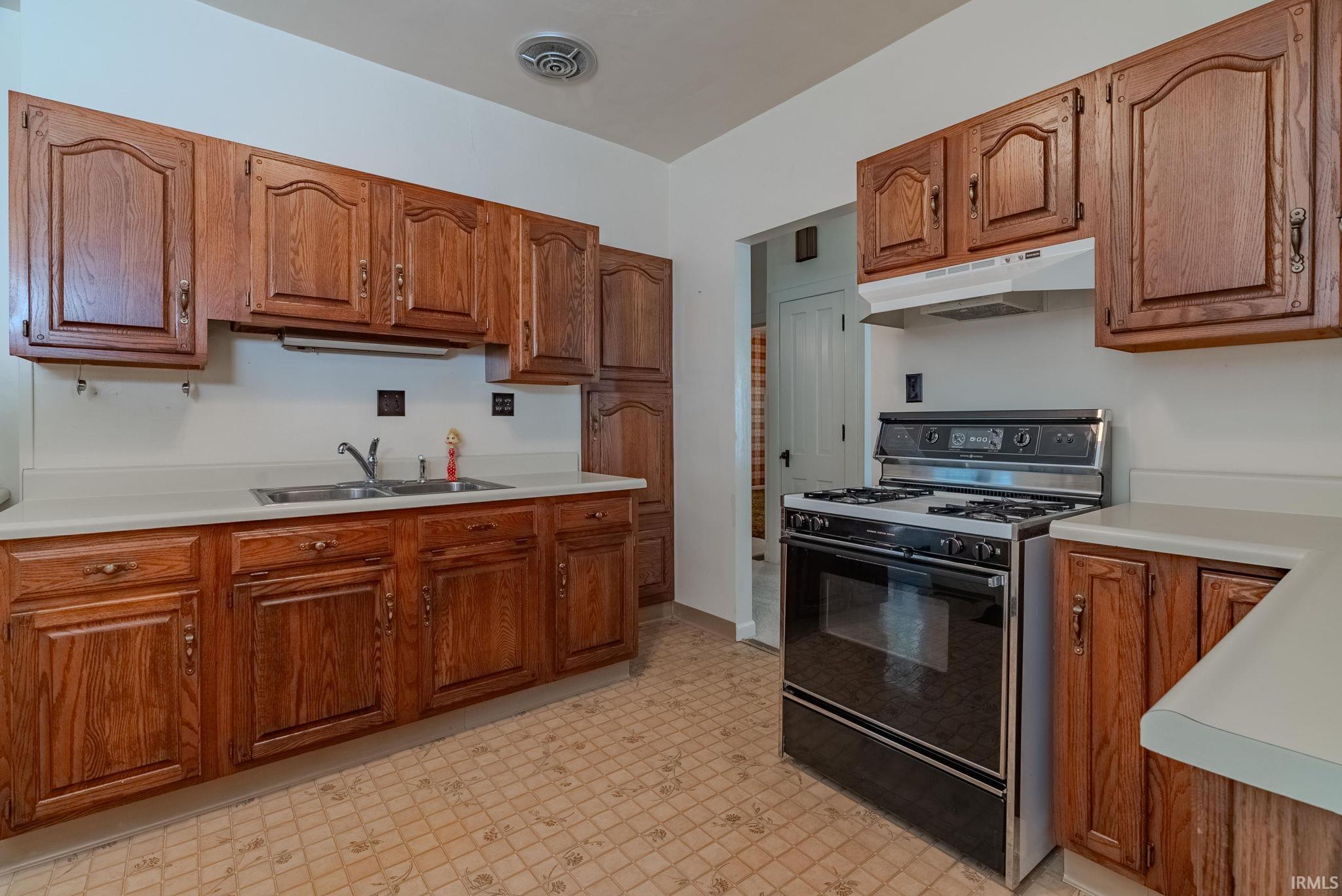 102 Stitt Street Wabash, IN 46992 - Photo 10 of 23