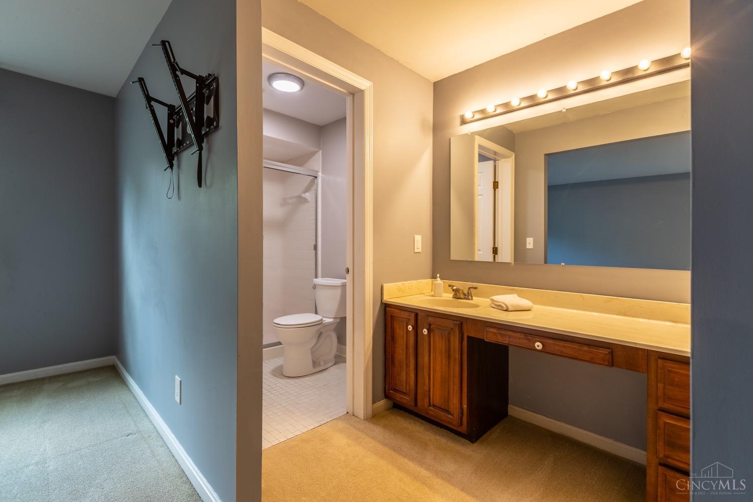 5346 Werk Road, Unit D3 Cincinnati, OH 45248 - Photo 18 of 27 Gallery Image 18