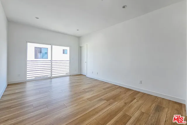 $4,125 | 1923 Carmona Avenue, Los Angeles, CA 90016