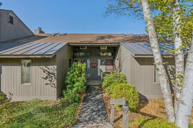 $575,000 | 397 Alden Partridge Road, Unit 1D, Hartford, VT 05059