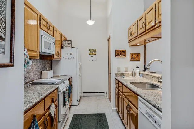 $575,000 | 397 Alden Partridge Road, Unit 1D, Hartford, VT 05059