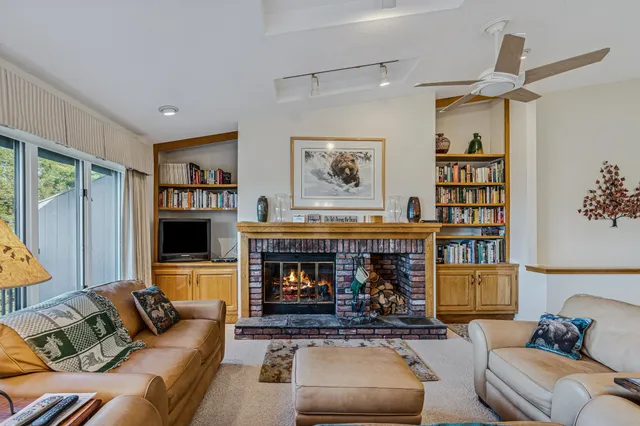 $575,000 | 397 Alden Partridge Road, Unit 1D, Hartford, VT 05059