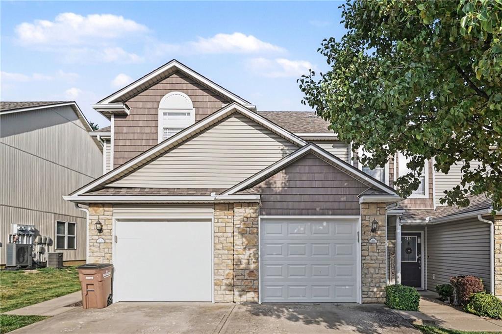 210 North Pointe Lane Raymore, MO 64083 - Photo 2 of 32