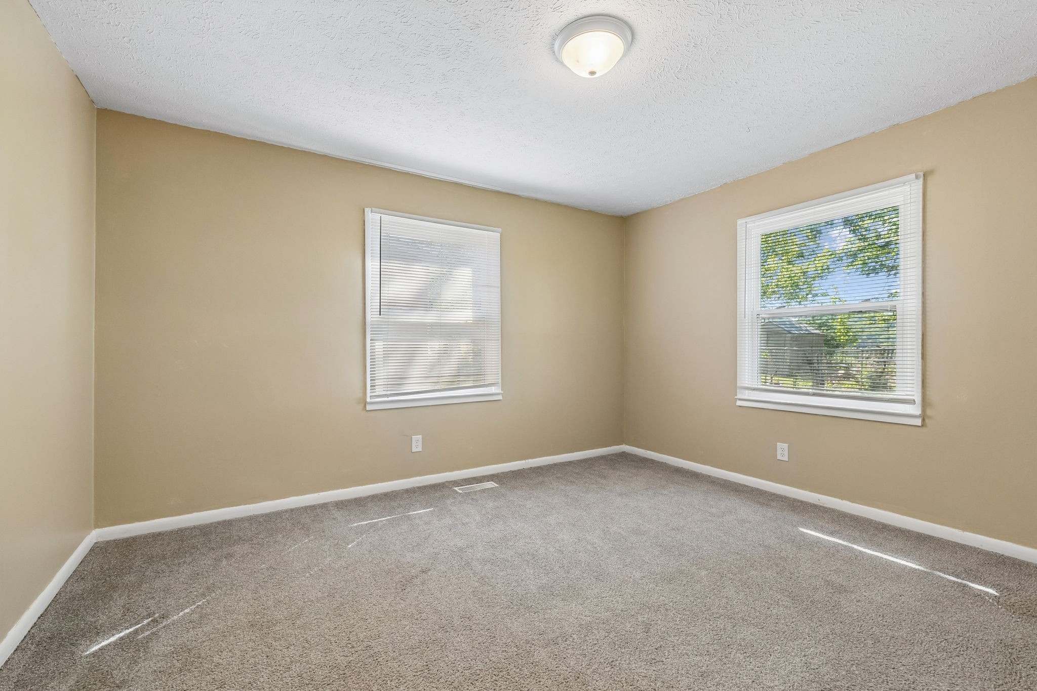 153 Old Lebanon Road Carthage, TN 37030 - Photo 20 of 29 an empty room with windows