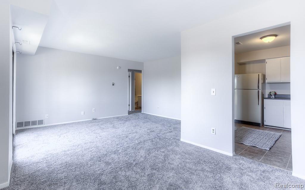 31993 West 12 Mile Road, Unit 303 Farmington Hills, MI 48334 - Photo 9 of 18