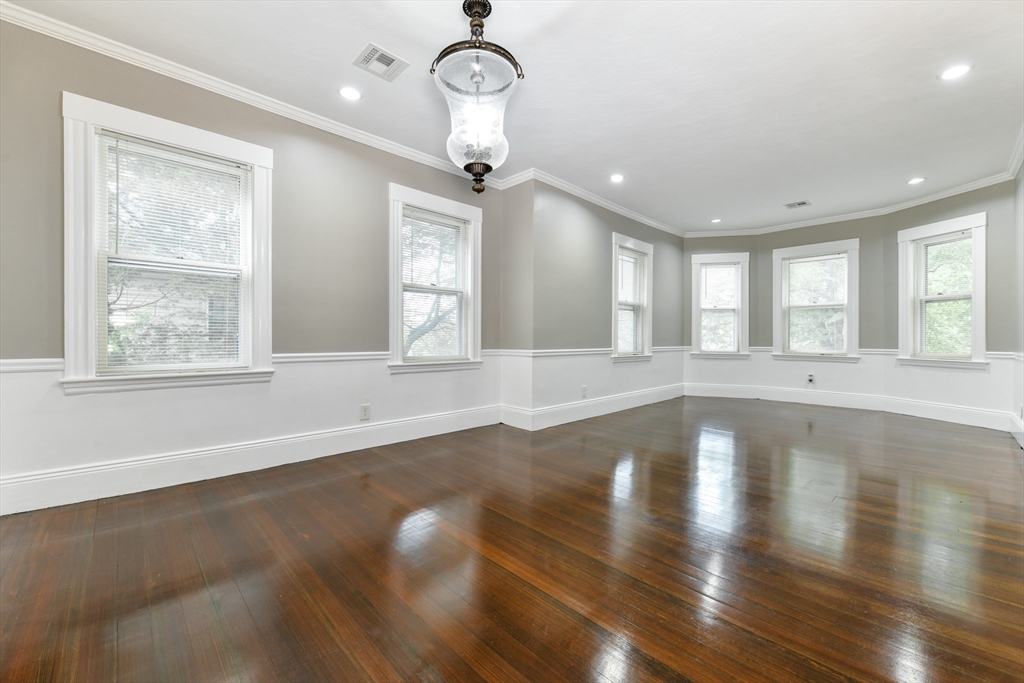 51 Wolcott Road, Unit 1 Chestnut Hill, MA 02467 - Photo 4 of 22