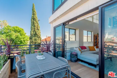 $1,468,000 | 5014 Rosewood Avenue, Los Angeles, CA 90004